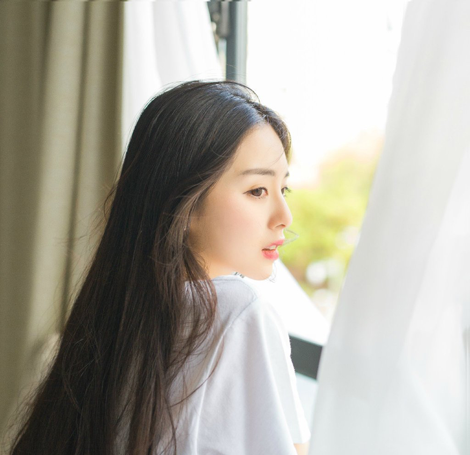 众人正在寒暄，邓贤带着人匆匆赶来，向庞统和魏延抱了抱拳道：“士元先生，大事不好，刘璝将军带着人杀向刺史府，要杀刘璋，您快去看看吧。”